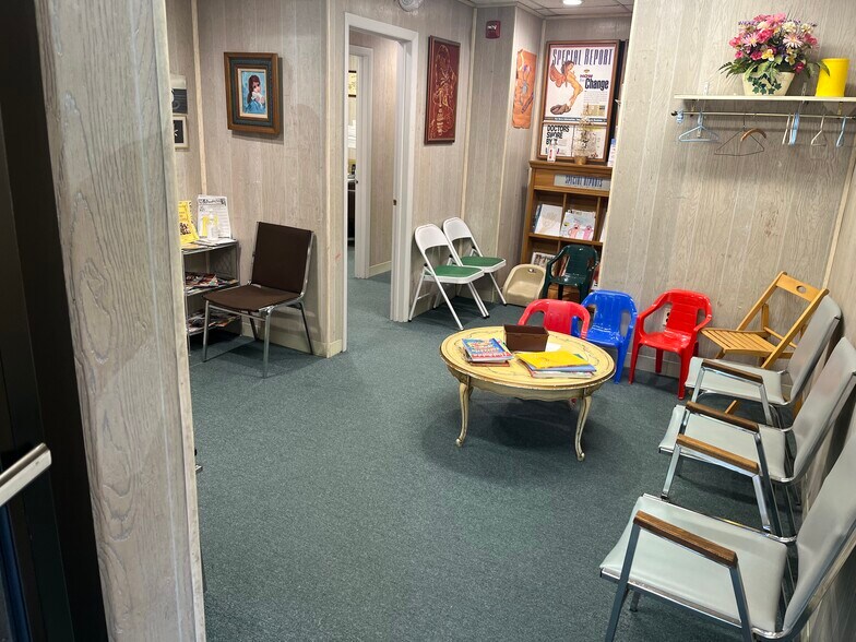 More Photos Of 1 Lake Rd, Congers Bank For Lease