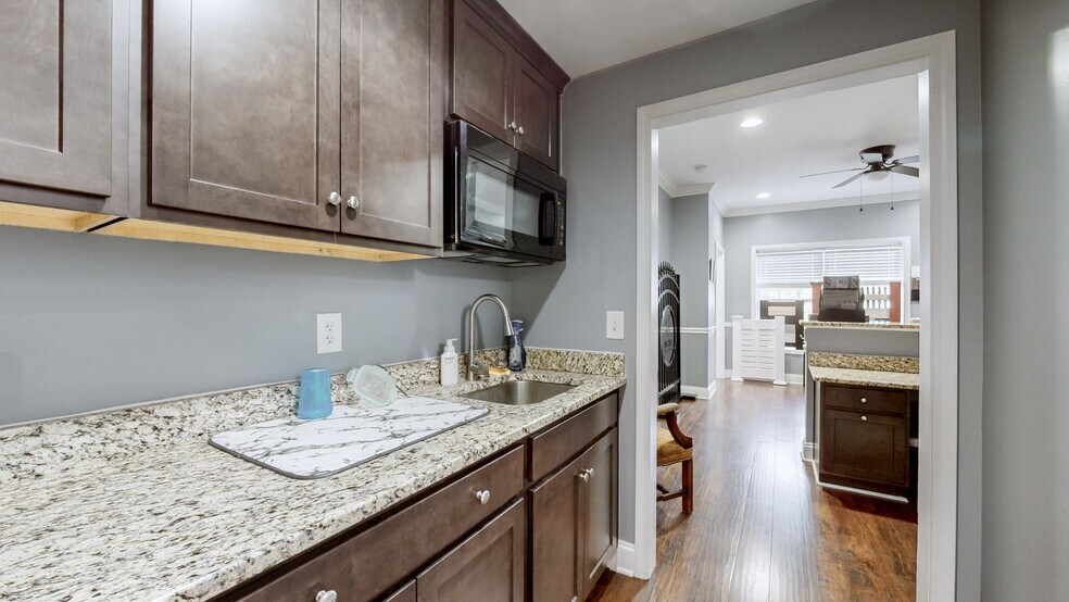 More Photos Of 239 Veterans Pky, Murfreesboro Office For Sale