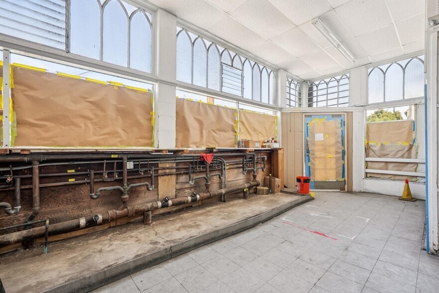 More Photos Of 700 10th Ave, San Francisco General Retail For Sale
