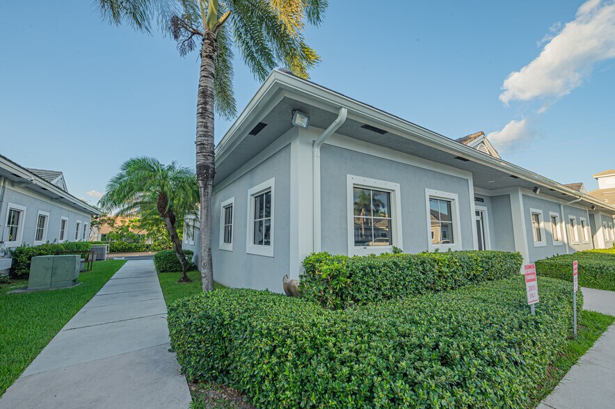 More Photos Of 20810-20818 W Dixie Hwy, Miami Medical For Sale