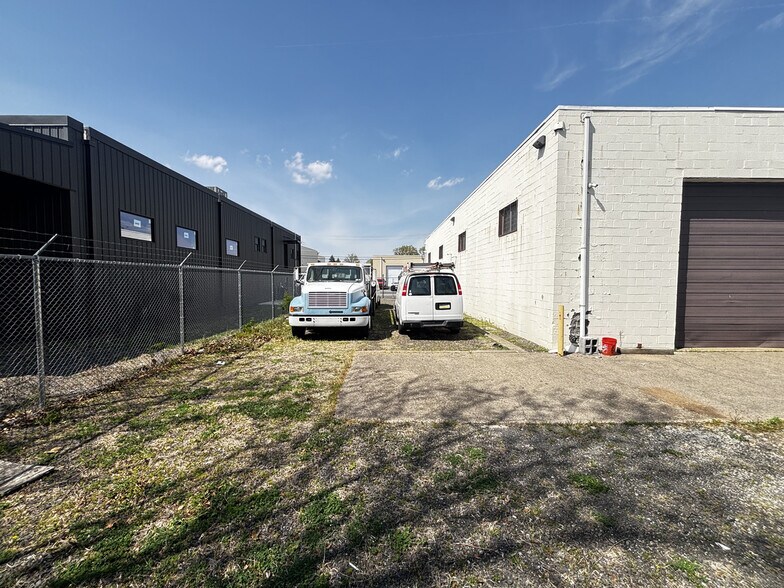 More Photos Of 950 Miller Ave, Croydon Warehouse For Sale