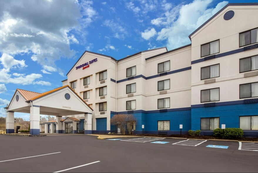 More Photos Of 16 Trinity Point Dr, Washington Hotel For Sale