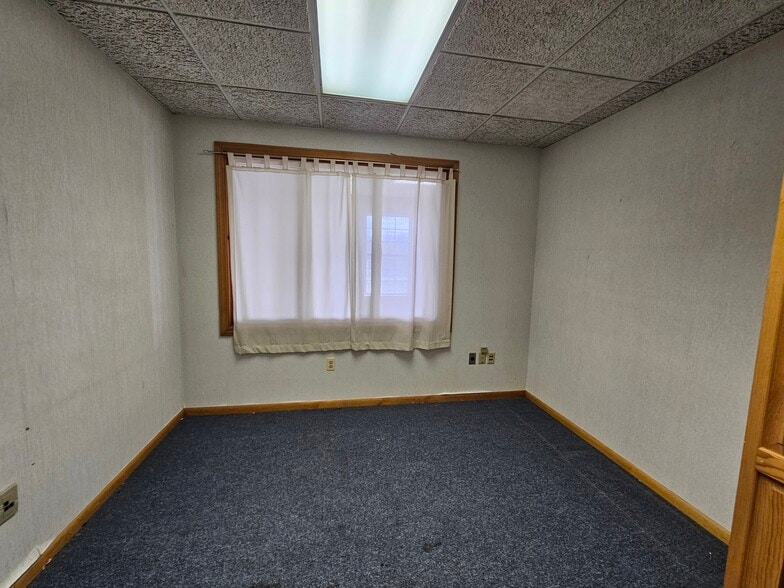 More Photos Of 1755 Meriden Waterbury Tpke, Plantsville Office Residential For Sale