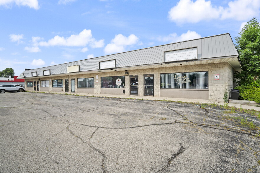 More Photos Of 7311-7321 N Teutonia Ave, Milwaukee Freestanding For Sale