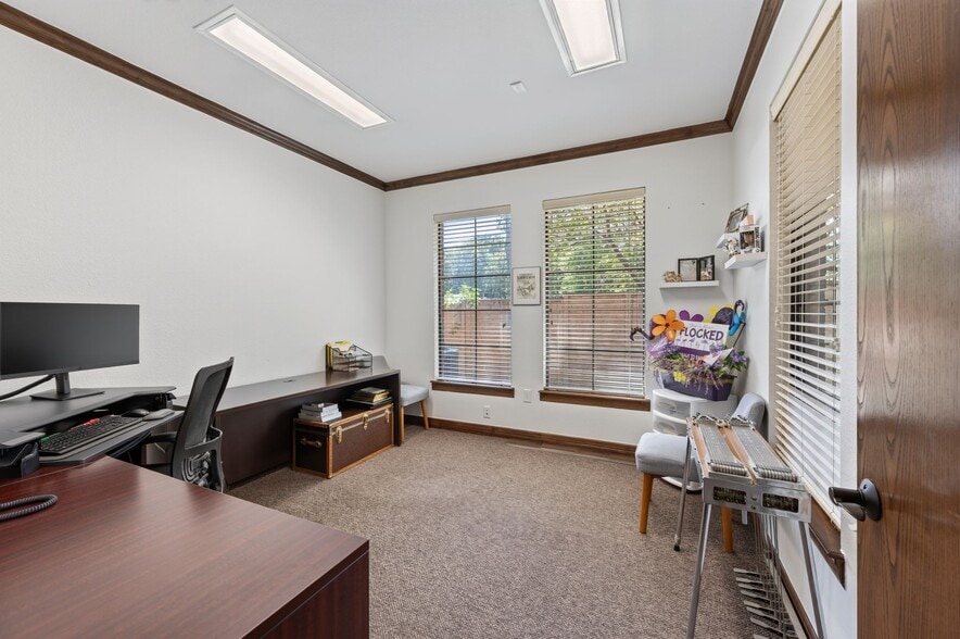 More Photos Of 1117 Glade Rd, Colleyville Medical For Sale