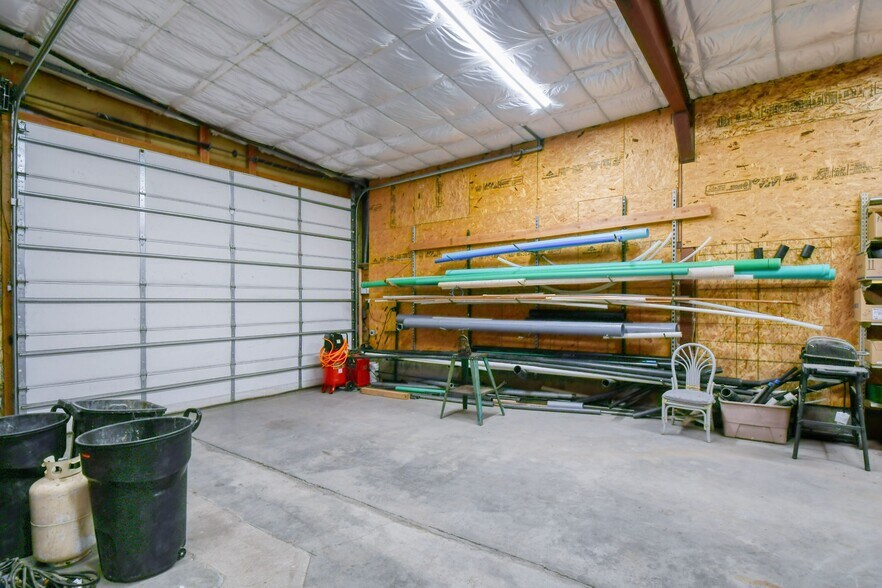 More Photos Of 818 Airport Rd, Pendleton Showroom For Sale