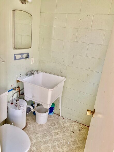 More Photos Of 890 Vallejo Ave, Novato Service For Lease