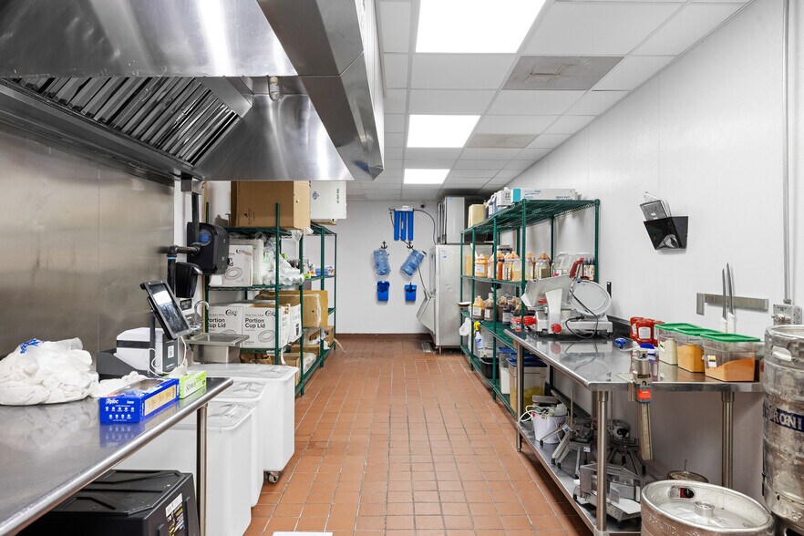 More Photos Of 620 Harvey Rd, College Station Restaurant For Sale