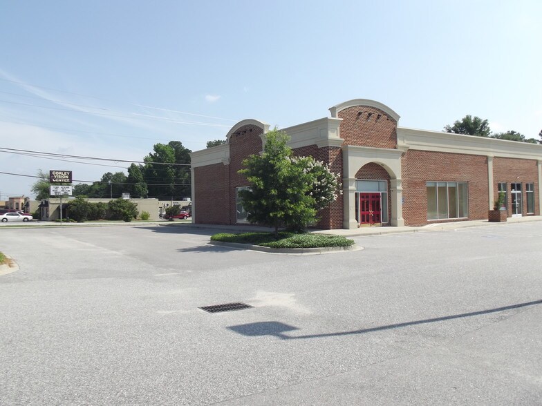 More Photos Of 699 Bultman Dr, Sumter Storefront Retail Office For Lease