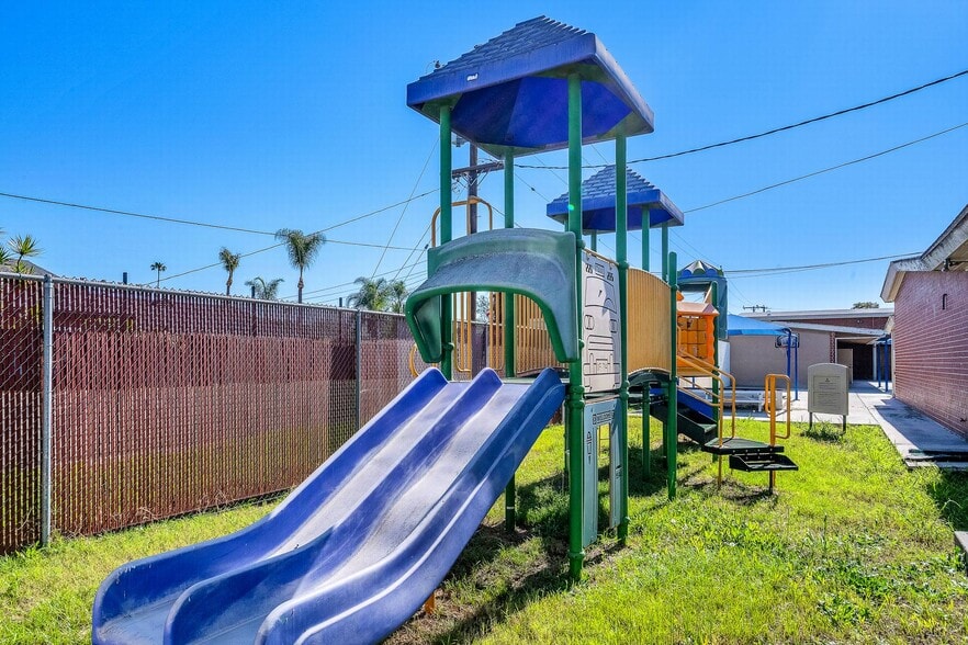 More Photos Of 7707 Florence Ave, Downey Religious Facility For Sale