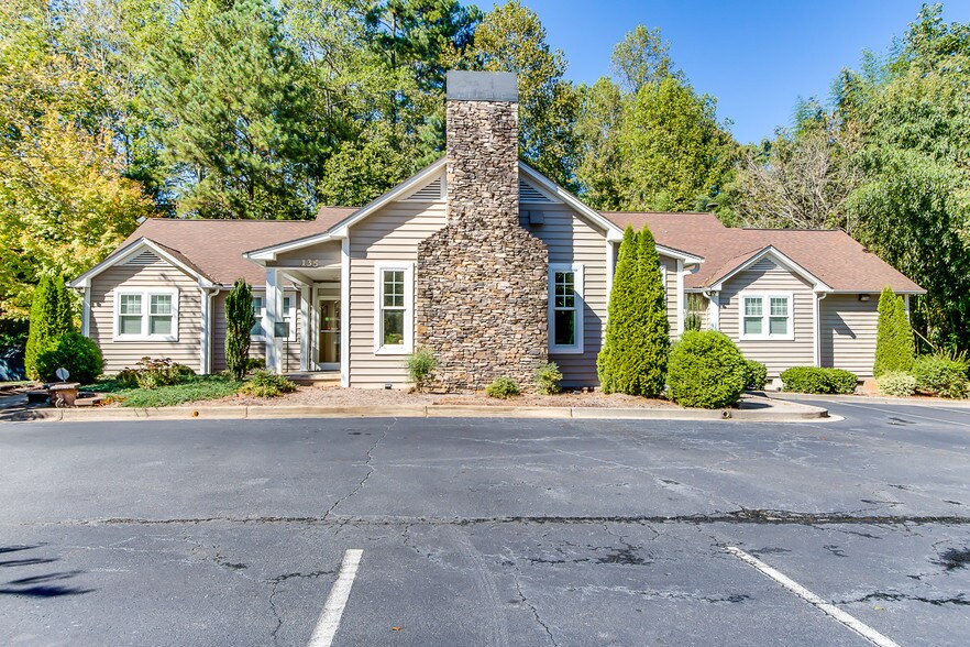 Primary Photo Of 135 Professional Park Dr, Seneca Healthcare For Lease