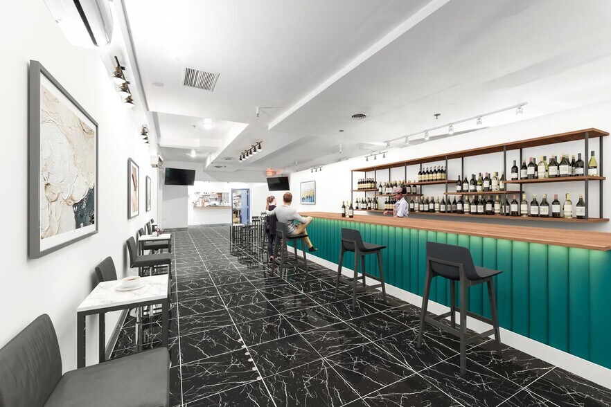 More Photos Of 365 King St W, Toronto Storefront Retail Residential For Lease