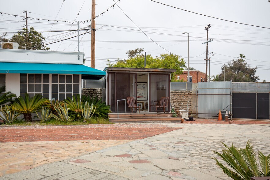 More Photos Of 891 Abbot Kinney Blvd, Venice Loft Creative Space For Sale