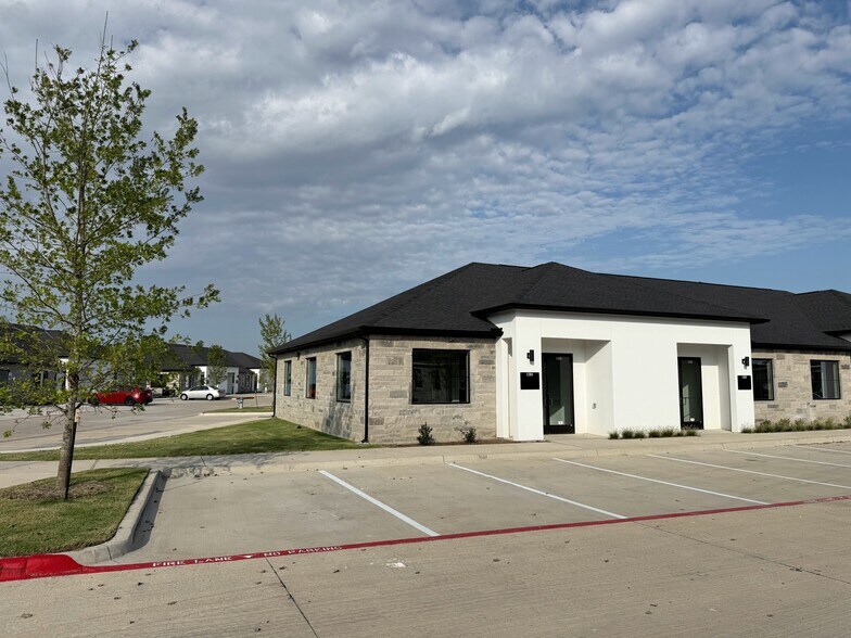 More Photos Of 6000 Alma Rd, McKinney Office For Sale
