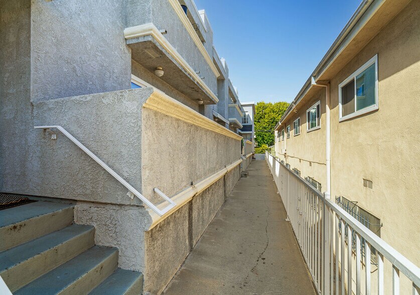 More Photos Of 3552 S Centinela Ave, Los Angeles Apartments For Sale