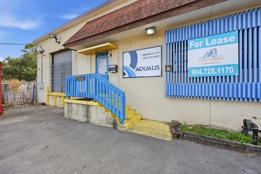 More Photos Of 2406-2410 Harper St, Jacksonville Warehouse For Lease
