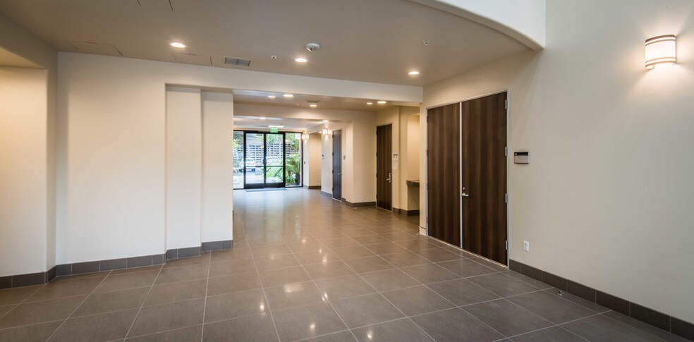 More Photos Of 4580 E Thousand Oaks Blvd, Westlake Village Office For Lease