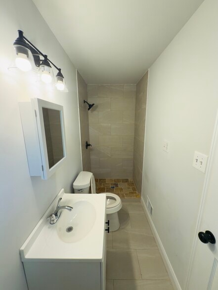 More Photos Of 5729-5731 S Beech Daly Rd, Dearborn Heights Warehouse For Sale