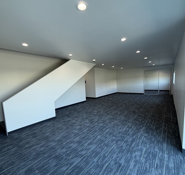 More Photos Of 404-420 Pendleton Way, Oakland Warehouse For Sale