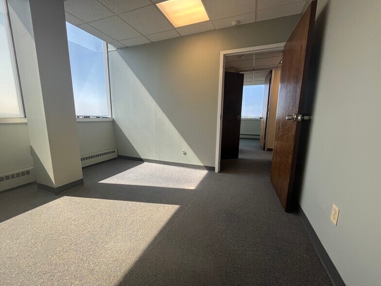 More Photos Of 100 Retreat Ave, Hartford Medical For Sale