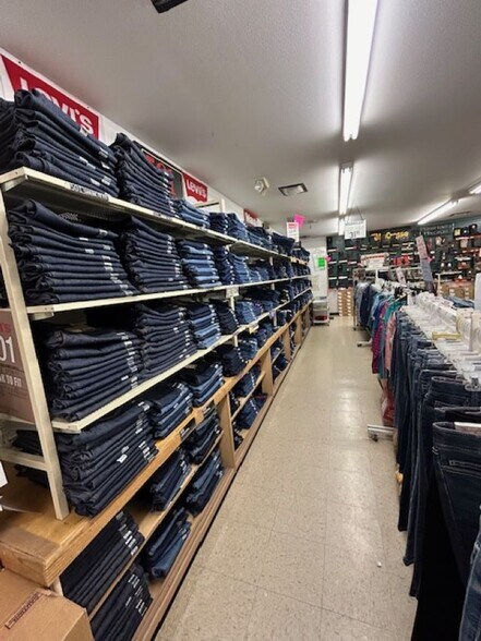 More Photos Of 1020 Laurel St, Whitewood General Retail For Sale