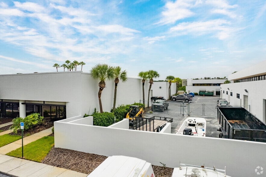 More Photos Of 4524 Oak Fair Blvd, Tampa Unknown For Lease