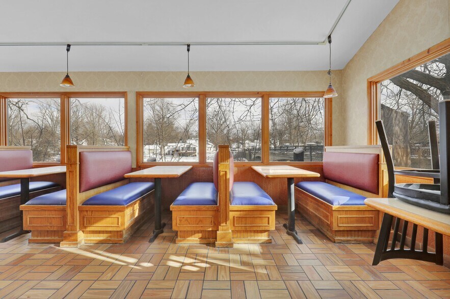 More Photos Of 323 S Main St, Eaton Rapids Freestanding For Sale