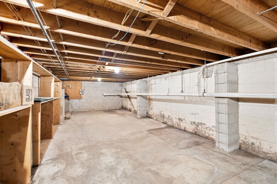 More Photos Of 438 Highway Ave S, Blooming Prairie Office For Sale