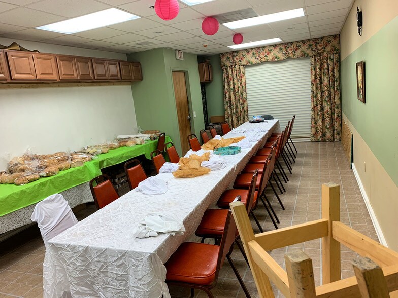 More Photos Of 4050 Westgate Ave, West Palm Beach Showroom For Lease