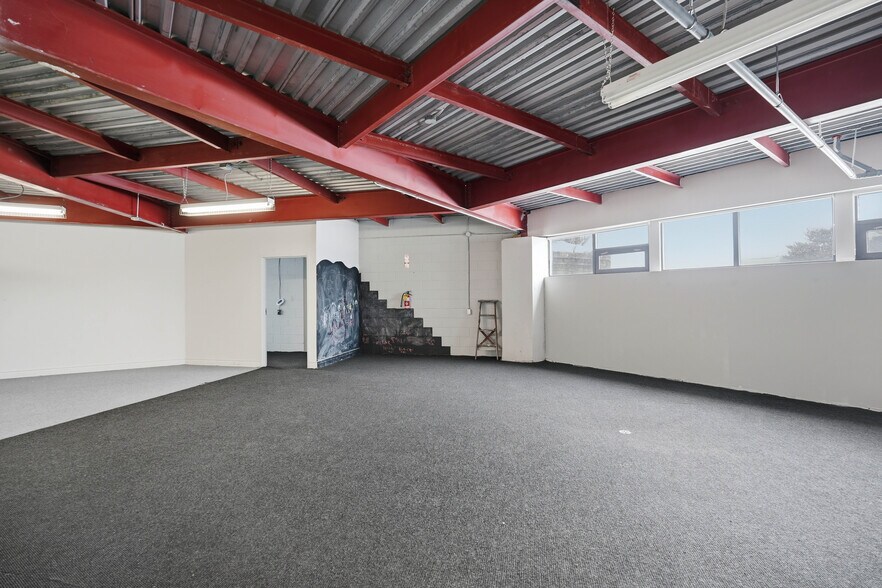 More Photos Of 149 N Murray St, Quinte West Office For Sale