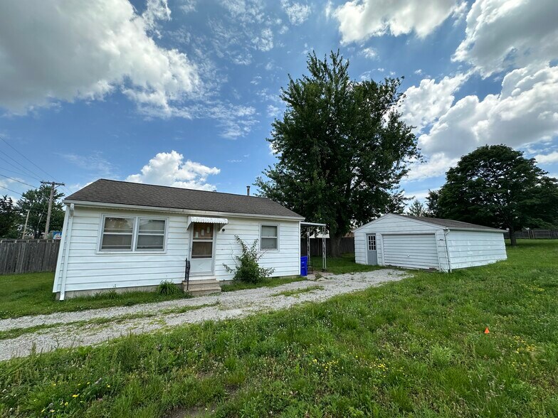 More Photos Of 1639 Center St NE, Cedar Rapids Land For Sale