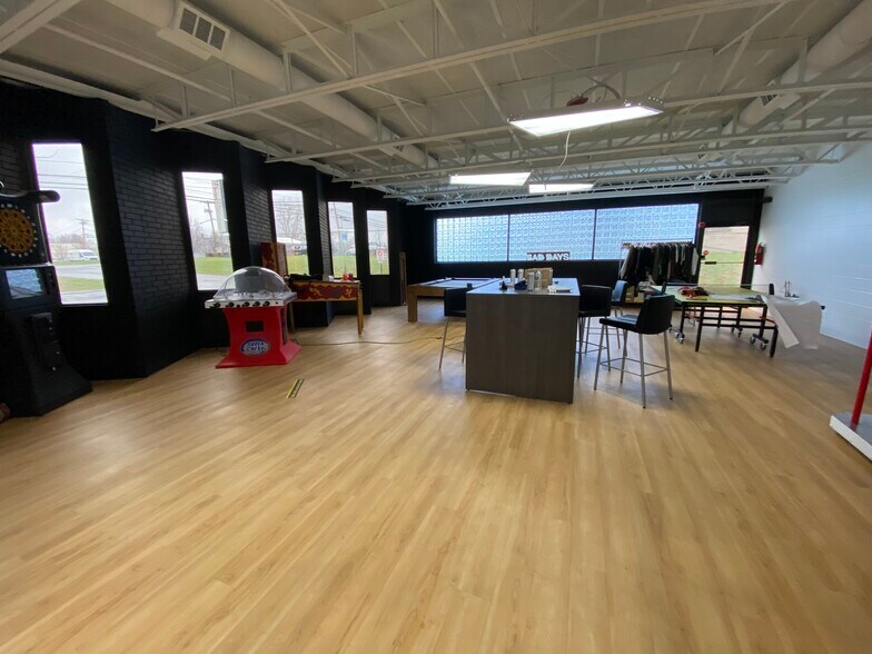 More Photos Of 350 Buell Rd, Rochester Manufacturing For Lease