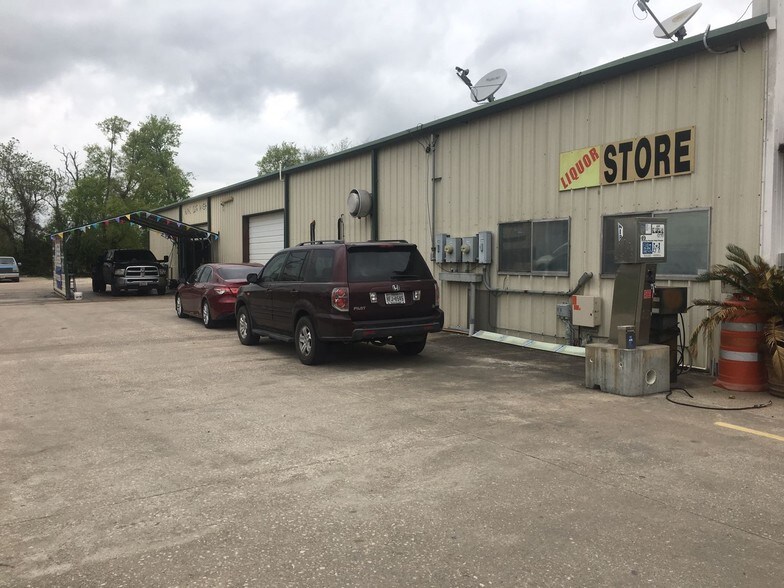 More Photos Of 742 Hwy 146, Dayton Convenience Store For Sale