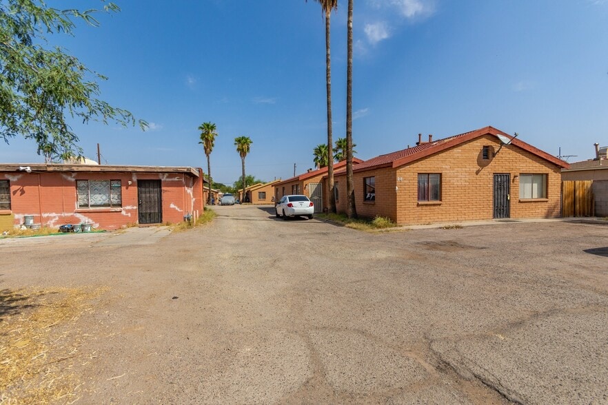 More Photos Of 238 W Navajo Rd, Tucson Apartments For Sale