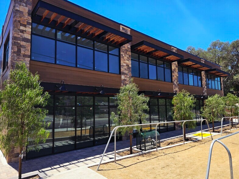 More Photos Of 9668 Sunland Blvd, Shadow Hills Medical For Lease