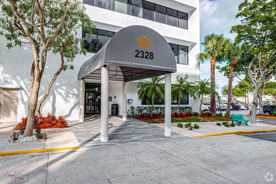 More Photos Of 2328 10th Ave N, Lake Worth Office For Lease