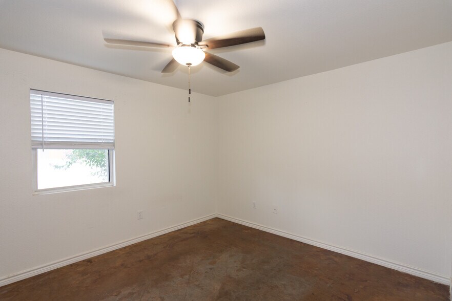 More Photos Of 114 Scofield Ave, Johnson City Apartments For Sale