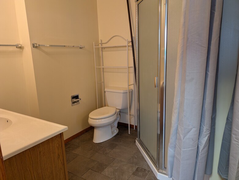 More Photos Of 306 Nordic dr, Petersburg Freestanding For Sale