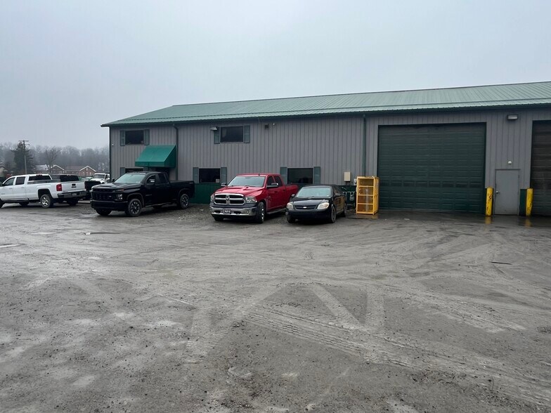 More Photos Of 2807 W Chestnut St, Washington Industrial For Lease