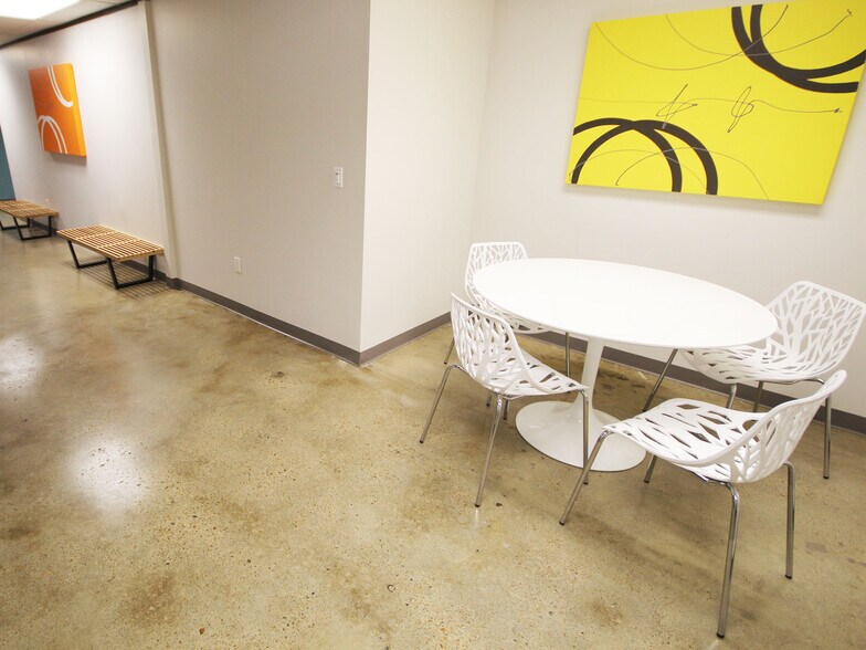 More Photos Of 7322 Southwest Fwy, Houston Coworking Space