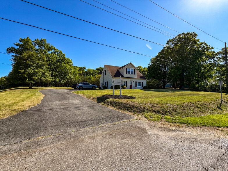 More Photos Of 2292 Lynch Mill Rd, Altavista Office For Lease