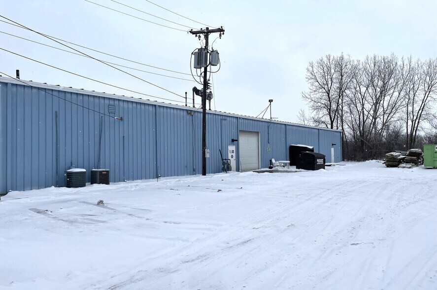 More Photos Of 400 W Elm St, North Baltimore Warehouse For Lease