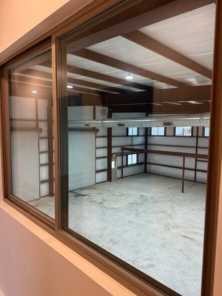 More Photos Of 10020 Darden Hill Rd, Austin Light Distribution For Sale