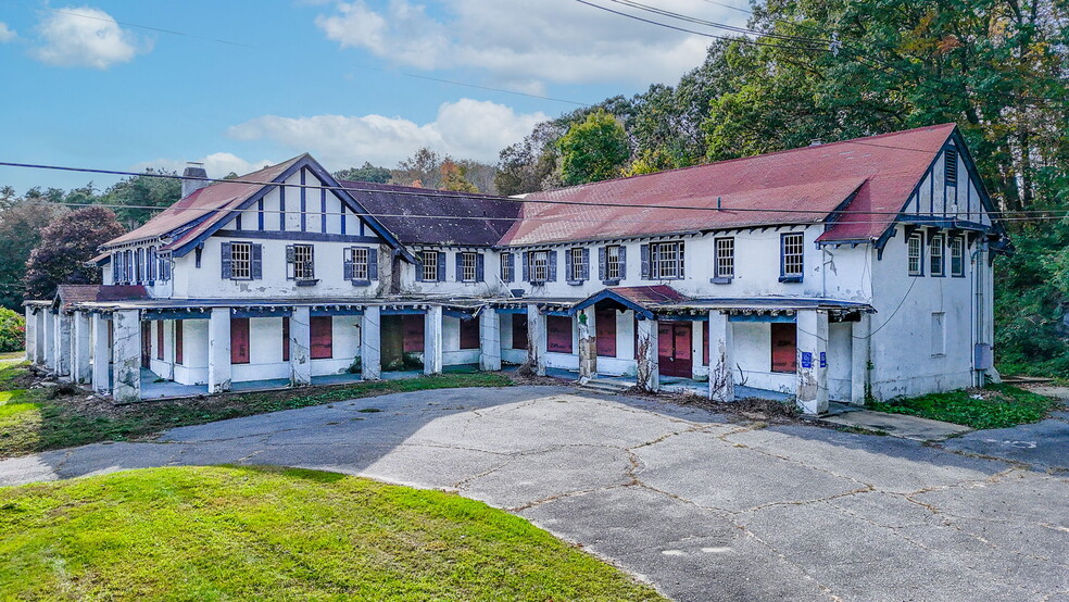 Primary Photo Of 240 Worcester Rd, Sterling Restaurant For Sale