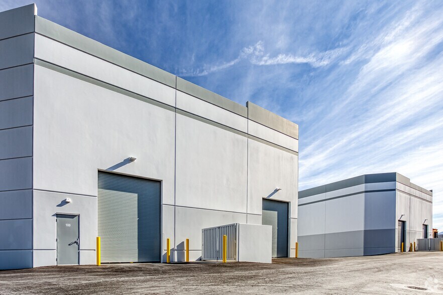 More Photos Of 915 E Dale Ave, Henderson Warehouse For Sale