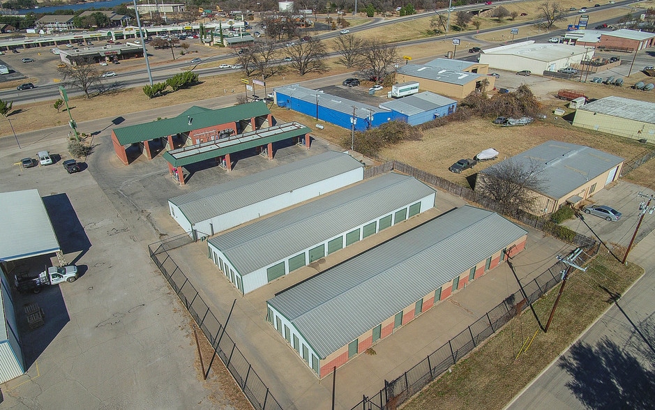 Primary Photo Of 1433 N Plaza Dr, Granbury Self Storage For Sale