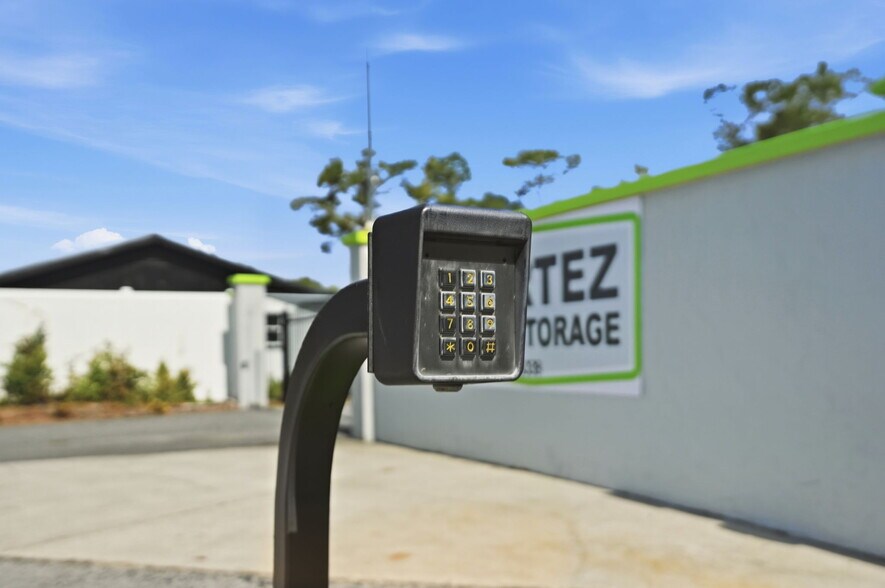 More Photos Of 16331 Cortez Blvd, Brooksville Self Storage For Sale