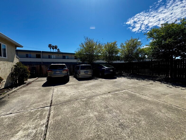 More Photos Of 26047 Gading Rd, Hayward Apartments For Sale
