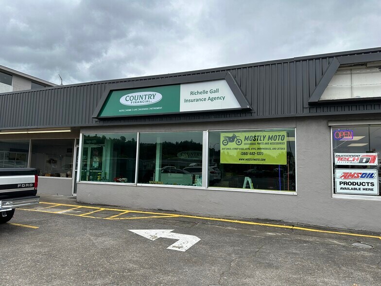 More Photos Of 717 Vandercook Way, Longview Storefront For Lease
