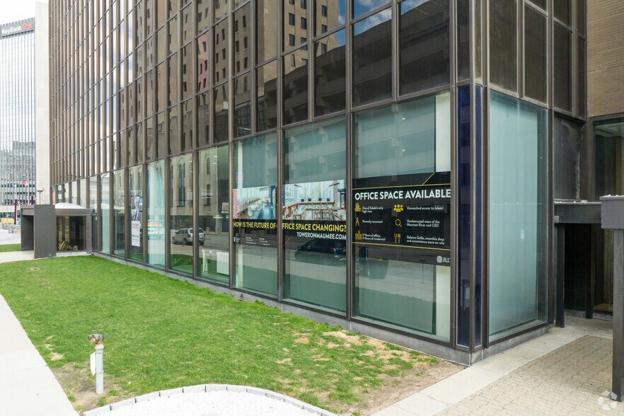 More Photos Of 200 N Saint Clair St, Toledo Office Residential For Lease